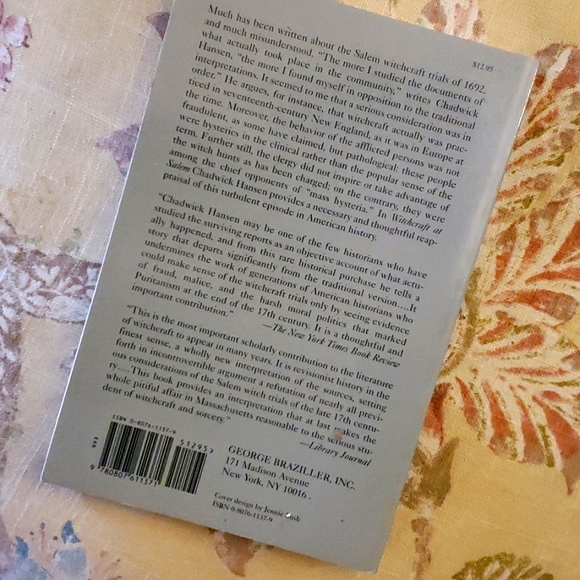 Book : Witchcraft at Salem - Chadwick Hansen softcover 2001 🎃 - Picture 3 of 9